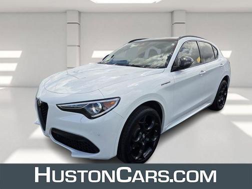 Alfa White 2023 Alfa Romeo Stelvio Ti