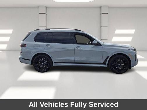 Gray Metallic 2025 BMW X7 xDrive40i