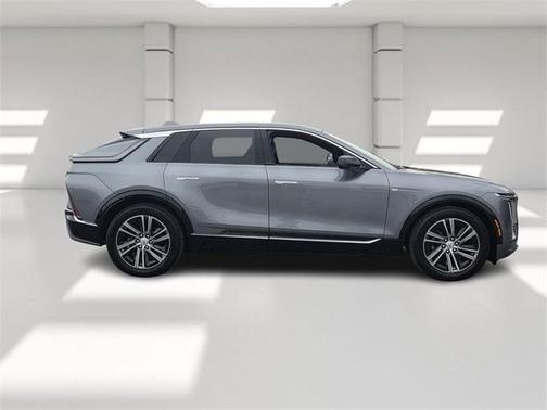 2023 Cadillac LYRIQ Luxury