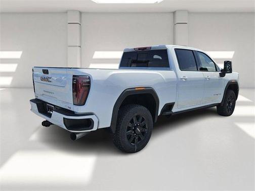 2025 GMC Sierra 2500 AT4
