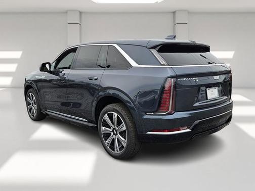 2025 Cadillac Escalade IQ Luxury 2