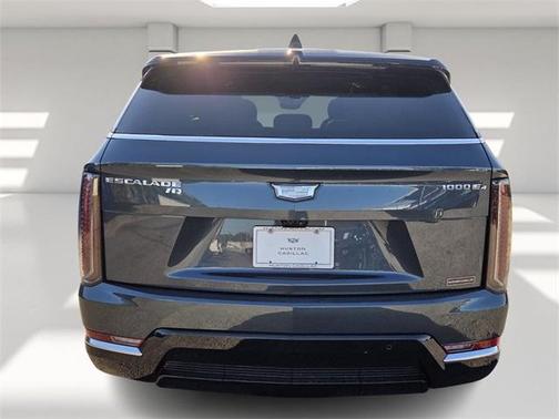 2025 Cadillac Escalade IQ Luxury 2