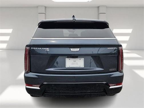2025 Cadillac Escalade IQ Luxury 2