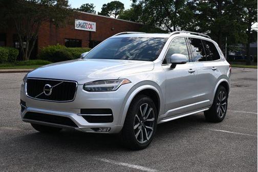 Bright Silver Metallic 2019 Volvo XC90 T5 Momentum