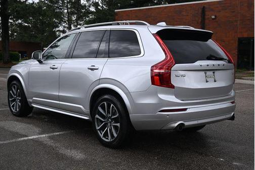 Bright Silver Metallic 2019 Volvo XC90 T5 Momentum