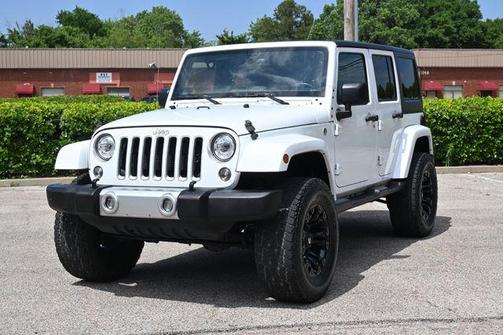 Bright White Clearcoat 2018 Jeep Wrangler JK Unlimited Sahara