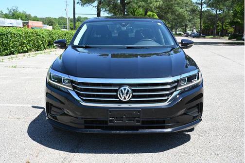 Deep Black Pearl 2022 Volkswagen Passat 2.0T SE
