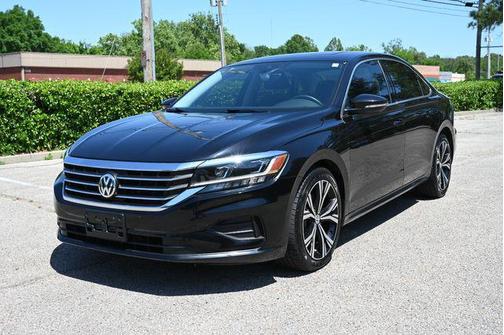 Deep Black Pearl 2022 Volkswagen Passat 2.0T SE