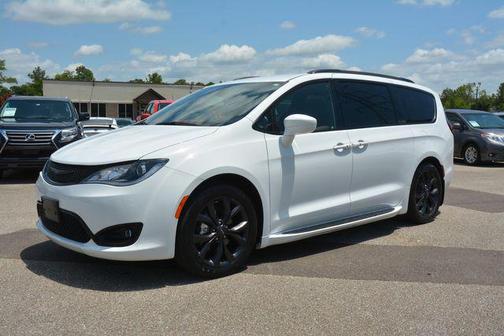 2018 Chrysler Pacifica Touring Plus