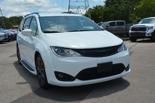 2018 Chrysler Pacifica Touring Plus
