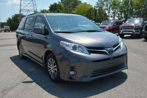 2019 Toyota Sienna XLE