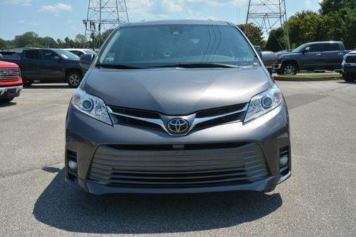 2019 Toyota Sienna XLE