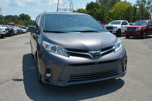 2019 Toyota Sienna XLE