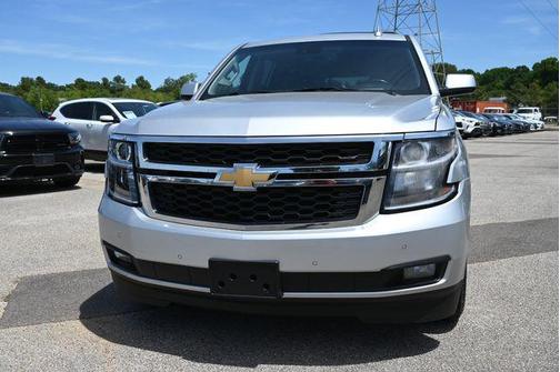 Silver Ice Metallic 2017 Chevrolet Suburban LT