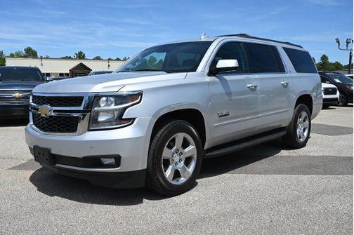 Silver Ice Metallic 2017 Chevrolet Suburban LT