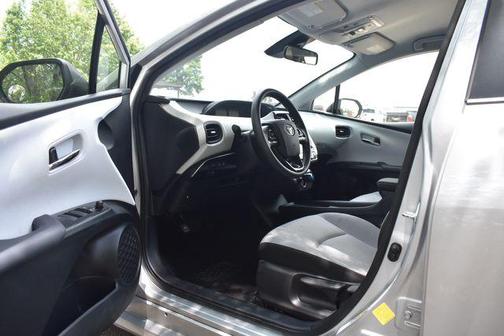 2021 Toyota Prius LE