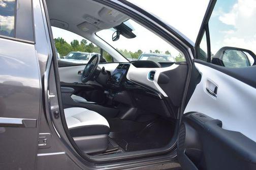 2019 Toyota Prius XLE