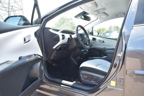 2019 Toyota Prius XLE