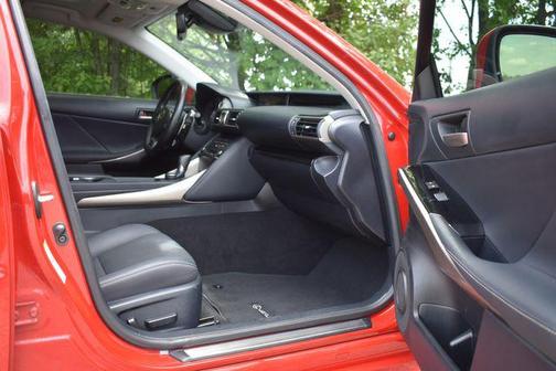 2019 Lexus IS 300 Base