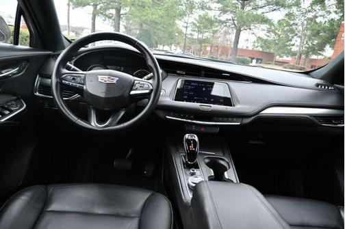 2020 Cadillac XT4 Premium Luxury