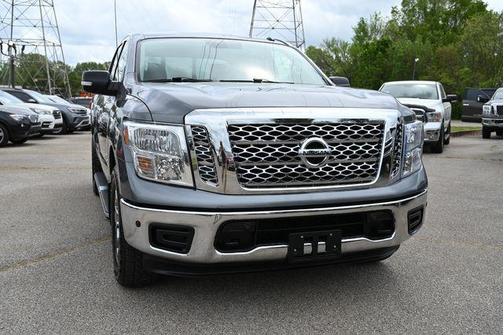 2019 Nissan Titan SV