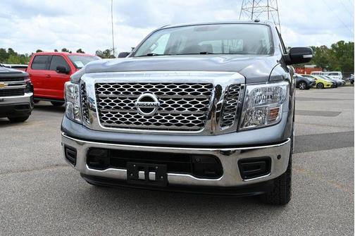 2019 Nissan Titan SV