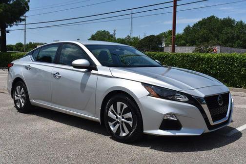 2022 Nissan Altima S FWD