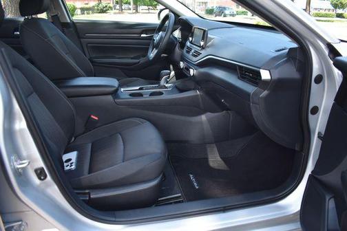 2022 Nissan Altima S FWD