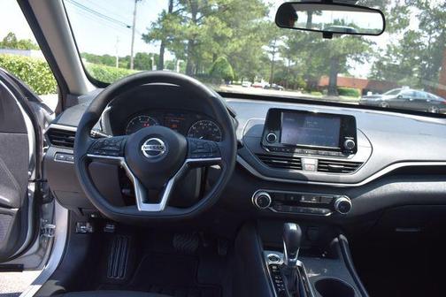 2022 Nissan Altima S FWD