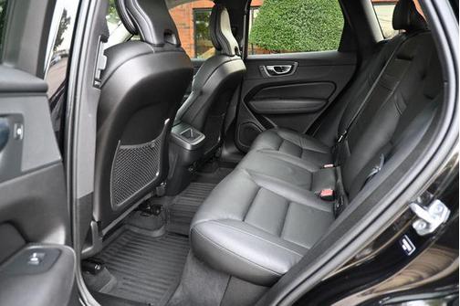 2021 Volvo XC60 T5 Momentum