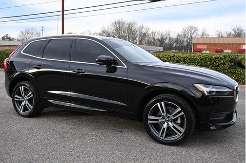 2021 Volvo XC60 T5 Momentum