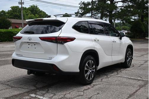 Blizzard Pearl 2020 Toyota Highlander XLE