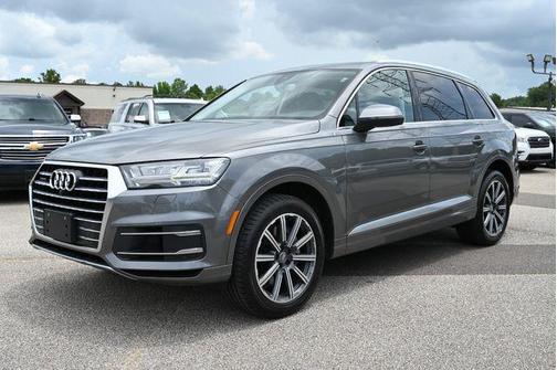 Graphite Gray Metallic 2017 Audi Q7 3.0T Premium