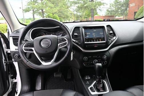 Bright White Clearcoat 2017 Jeep Cherokee Trailhawk