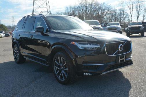 2016 Volvo XC90 T6 Momentum