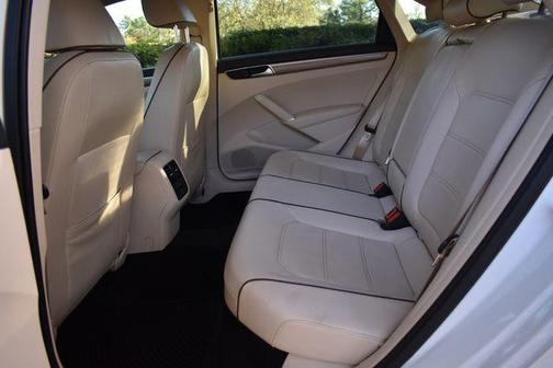 2016 Volkswagen Passat 1.8T SE