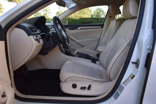 2016 Volkswagen Passat 1.8T SE