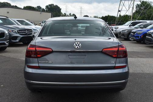2017 Volkswagen Passat 1.8T SEL Premium