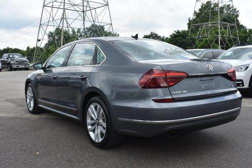 2017 Volkswagen Passat 1.8T SEL Premium
