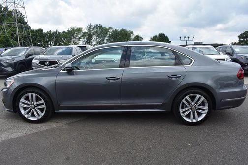 2017 Volkswagen Passat 1.8T SEL Premium