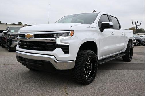 Summit White 2024 Chevrolet Silverado 1500 LT
