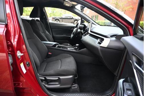 Ruby Flare Pearl w/Black Roof 2019 Toyota C-HR XLE