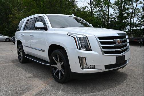 Crystal White Tricoat 2017 Cadillac Escalade Luxury