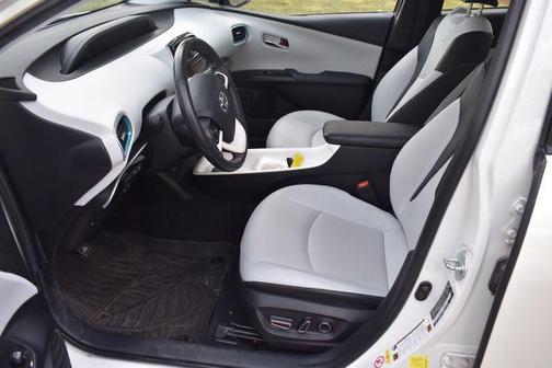 2017 Toyota Prius Four Touring