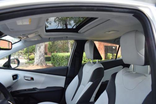 2017 Toyota Prius Four Touring
