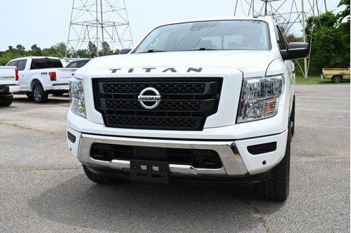 Glacier White 2021 Nissan Titan SV