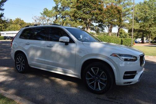 2019 Volvo XC90 T6 Momentum