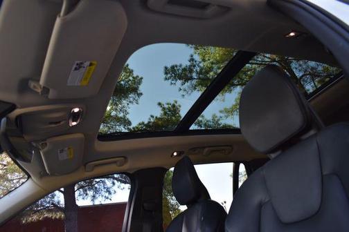 2019 Volvo XC90 T6 Momentum