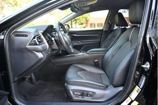Midnight Black Metallic 2019 Toyota Camry SE