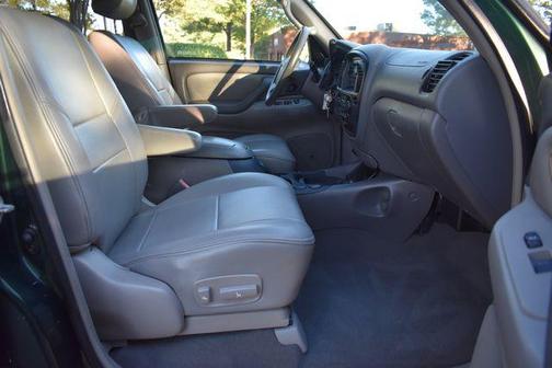 2004 Toyota Sequoia SR5